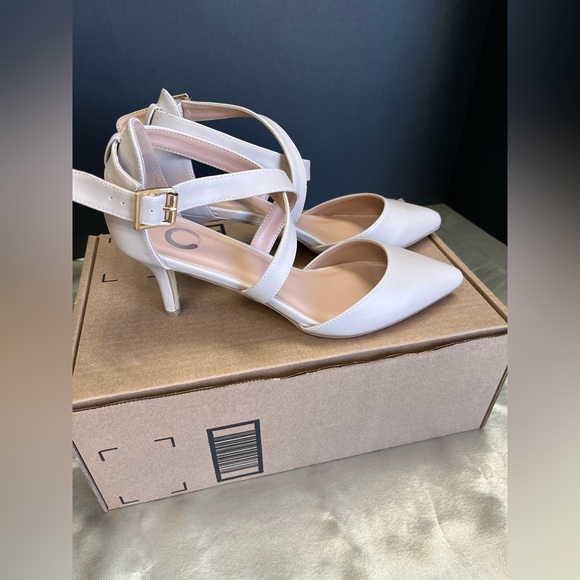 Journey Riva Pumps - Picture 13 of 13